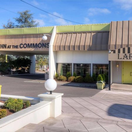 Inn At The Commons Медфорд Екстер'єр фото