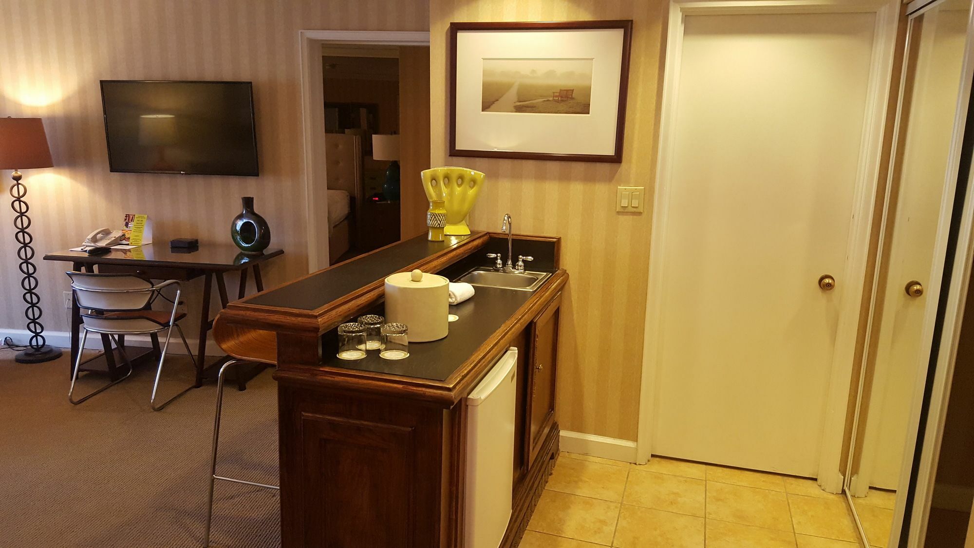 Inn At The Commons Медфорд Екстер'єр фото